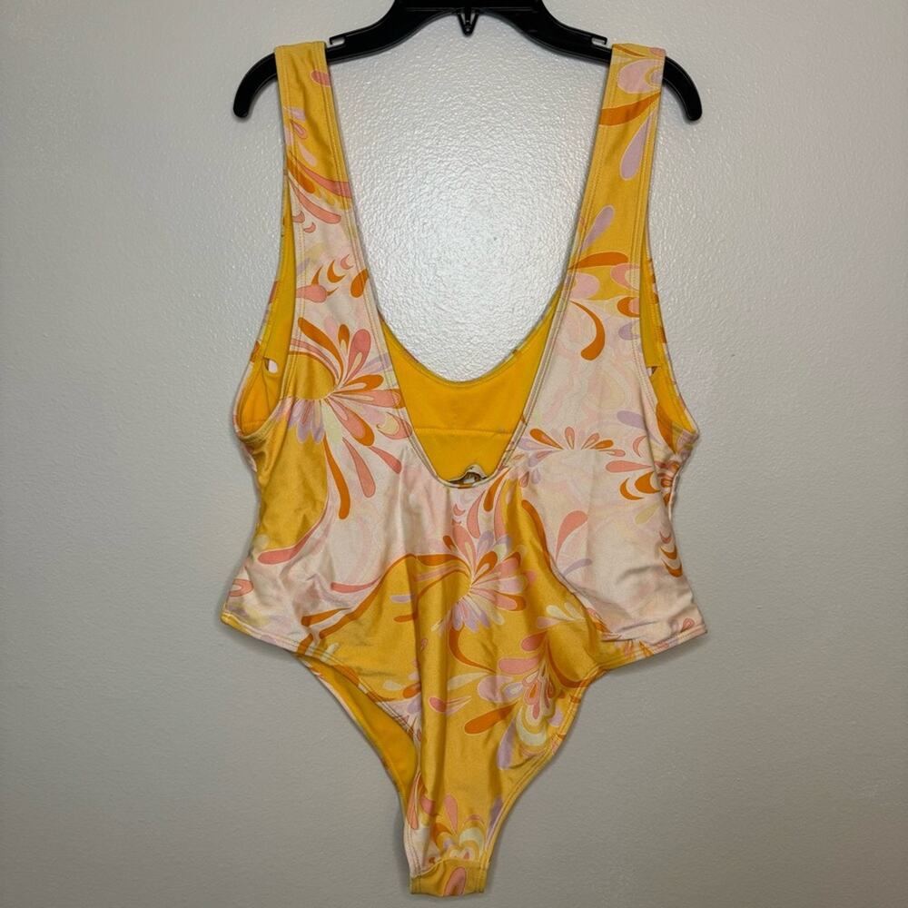 NWOT RIVER ISLAND Scoop-Neck Printed Swimsuit Pull On Style Open Back Size 12 - Picture 6 of 9